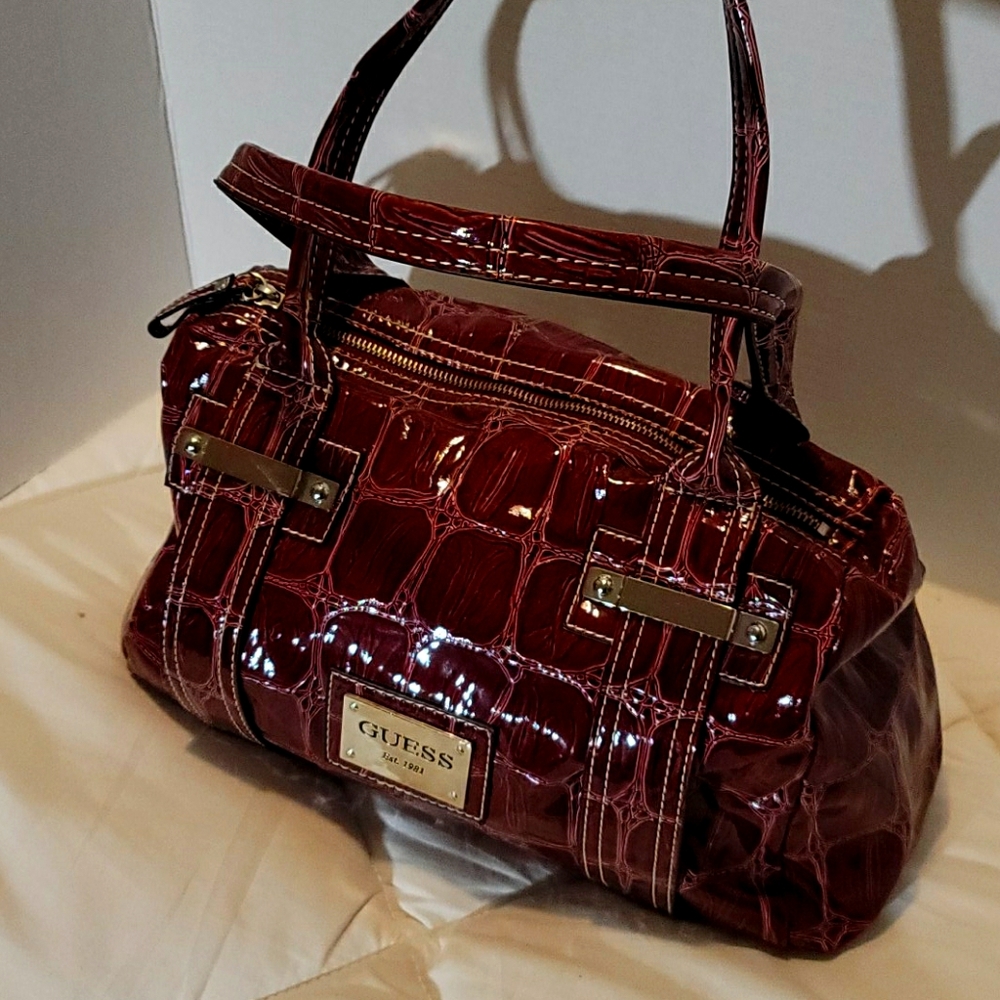 GUESS HANDBAG